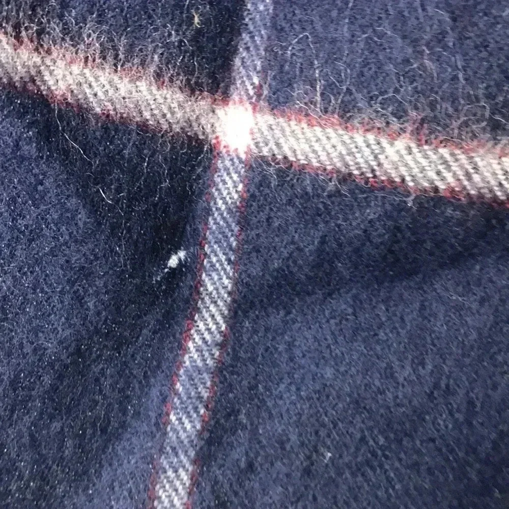 UNBRANDED 100% LAMBS WOOL BLUE PLAID‎ SCARF MADE IN URUGUAY